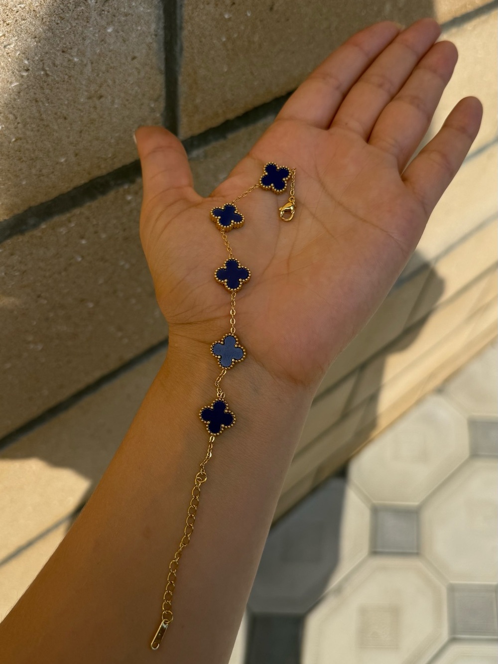 Blue leaf clover Bracelet - Picture 3 of 6